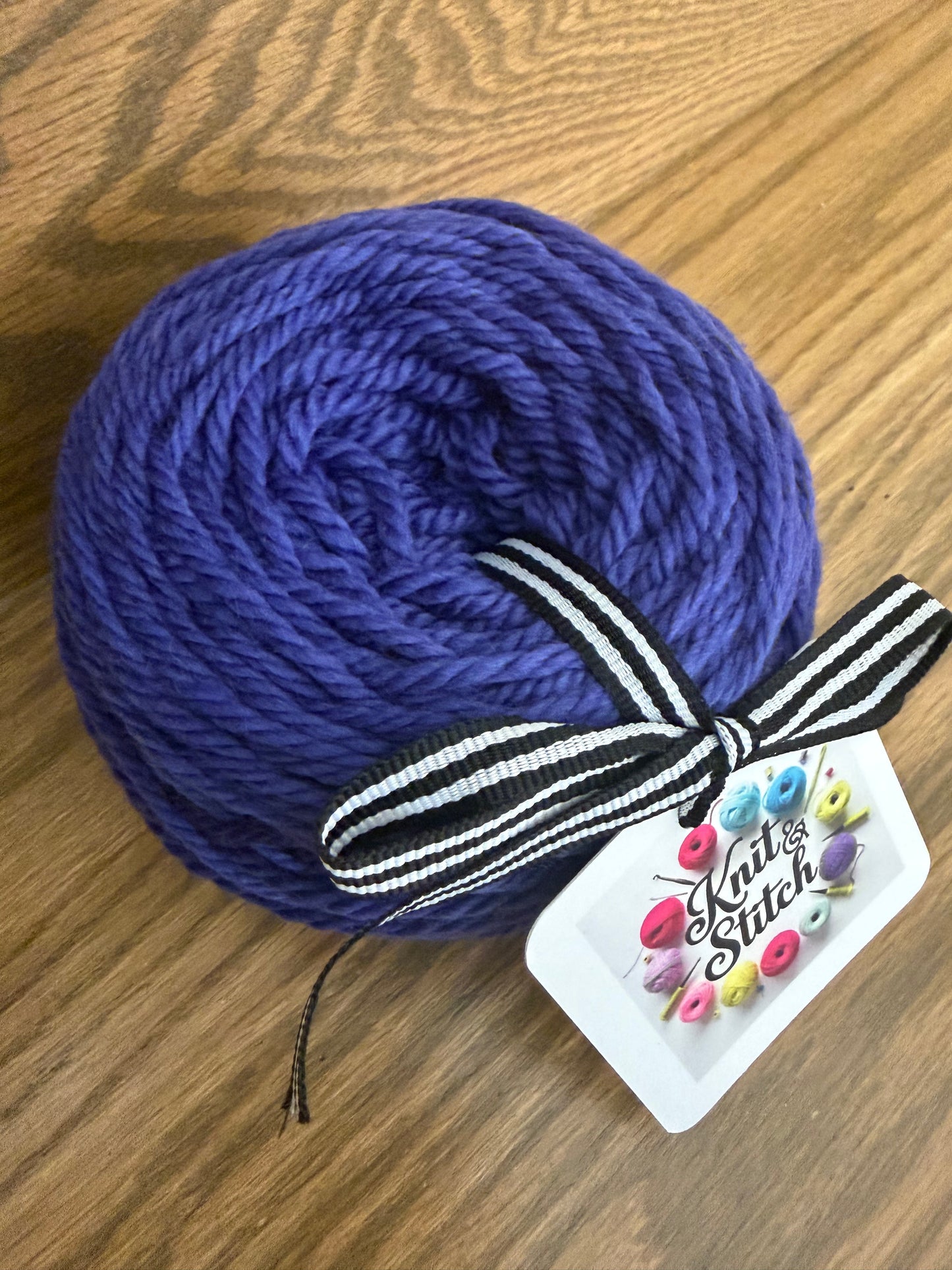 Cartwheel Solid Yarn- Bulky Weight #5