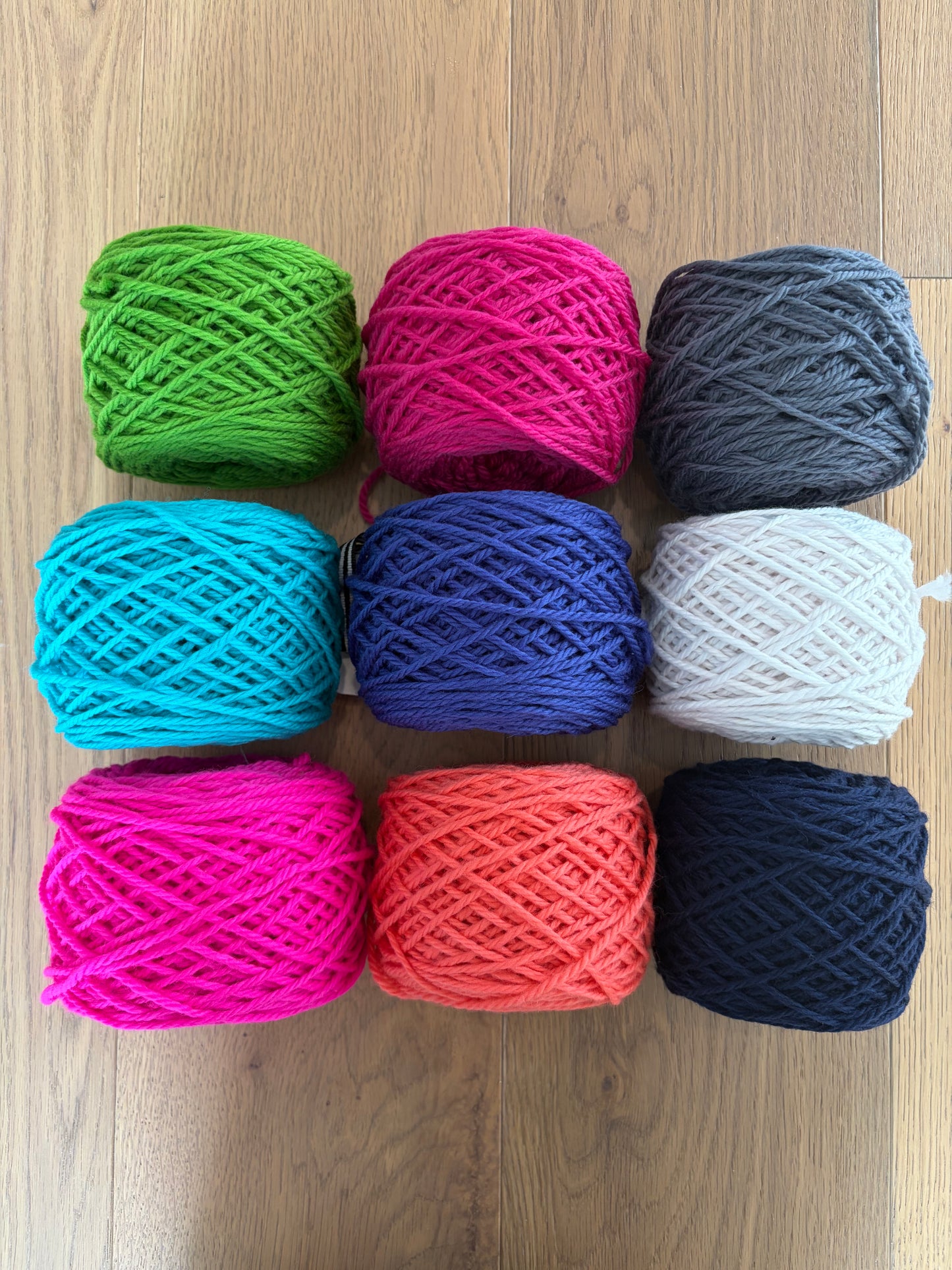 Cartwheel Solid Yarn- Bulky Weight #5